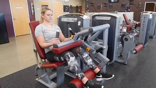 Sit down outlet leg exercise machine